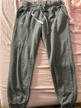 Under Armour Gray Fleece Sweatpants - Cozy Athletic Bottoms